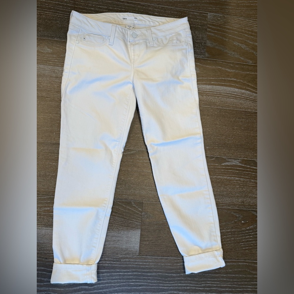 Bar III Skinny White Capri Jeans